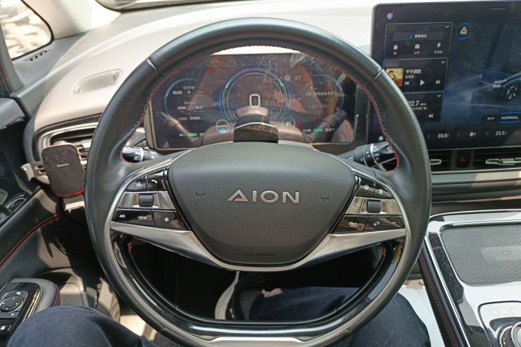 Used AION V 2021 Plus 70 Smart Technology Edition Lithium Iron Phosphate Steering Wheel