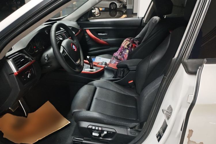 Used BMW 3 Series GT 2019 320i Sport Edition Left Front Seat