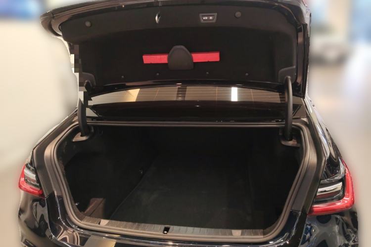 Used BMW 7 Series 2021 740Li Leading Model M Sport Package Trunk