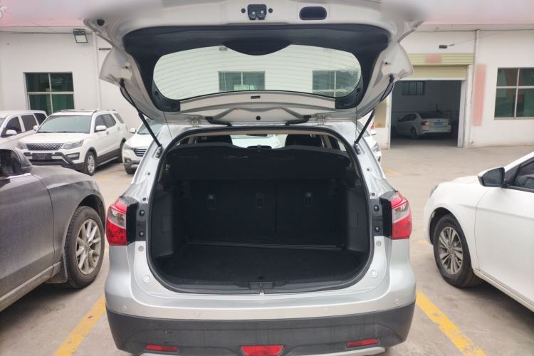 Used Suzuki S-Cross 2014 1.6L CVT Two-Wheel Drive Elite Version Trunk