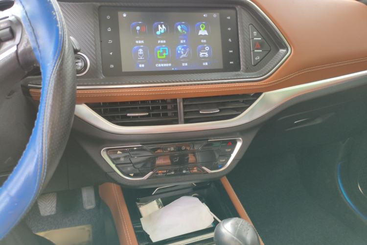 Used Zotye T300 2017 1.5L Manual Luxury Model Audio And AC Panel