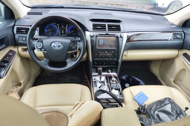 Used Toyota Camry 2015 Dual-Engine 2.5 HG Luxury Navigation Edition Center Console