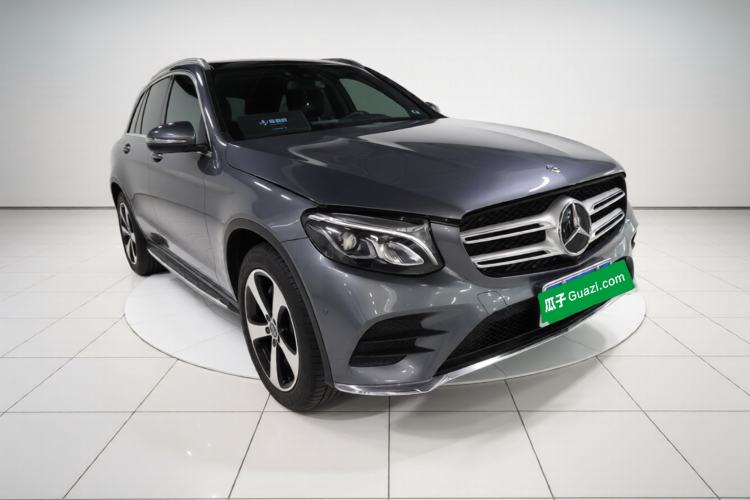 Used Mercedes-Benz GLC 2019 Facelift GLC 260 L 4MATIC Luxury Model Exterior 2