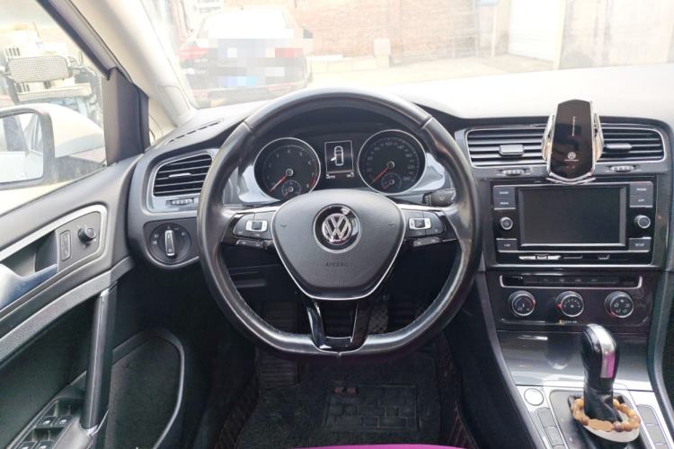 Used Volkswagen Golf 2018 230TSI Automatic Comfort Model
