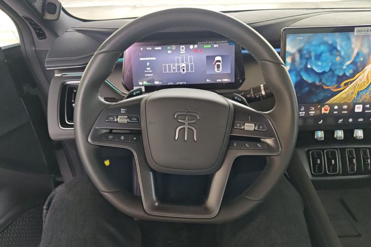 Used BYD Song L EV 2025 Intelligent Driving Version 662 km LiDAR Excellence Edition Steering Wheel