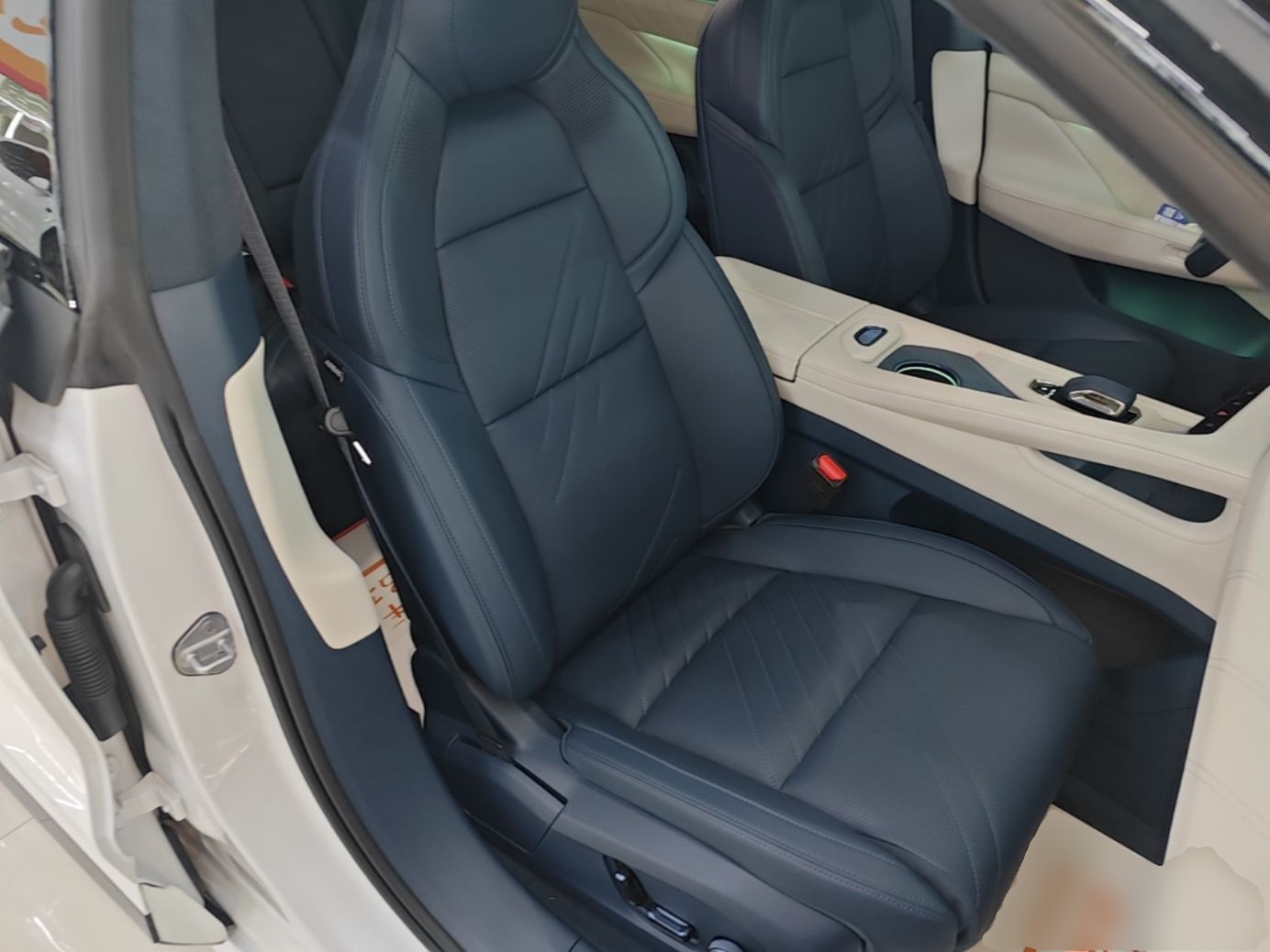 Zeekr 001 2024 WE Edition 100 kWh Rear-Drive — снимка 19