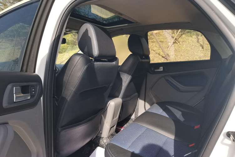 Used Ford Focus 2014 Hatchback Classic 1.8L Automatic Cool White Collector's Edition