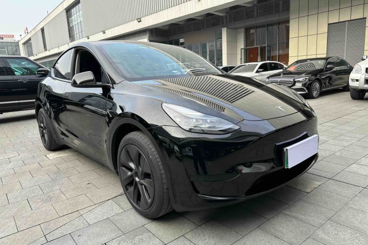Used Tesla Model Y 2023 Rear-Wheel-Drive Version

