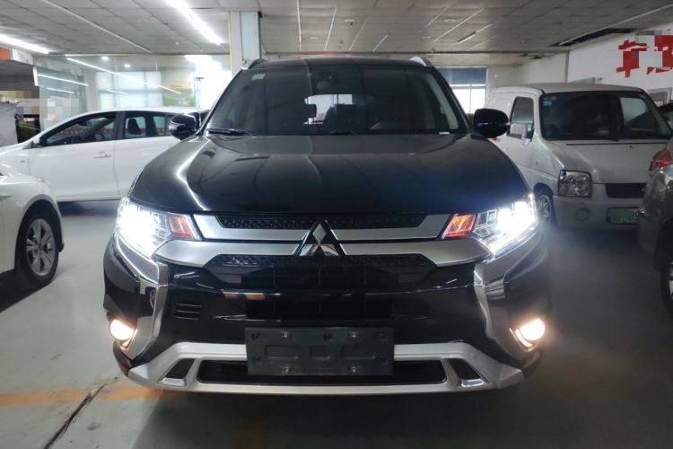 Used Mitsubishi Outlander 2021 2.4L 4x4 Zhi Xiang Edition 7 Seats