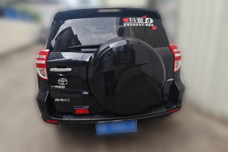 Used Toyota RAV4 2012 Luxurious 2.4L Automatic 4x4 with Stylish Features