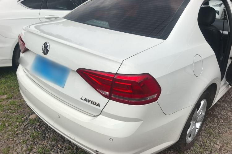 Used Volkswagen Lavida 2017 1.6L Automatic Fashion Edition
