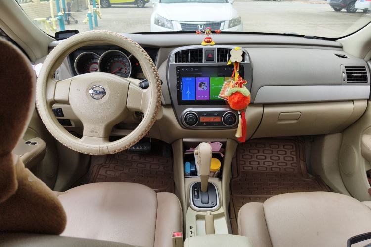 Used Nissan Sylphy 2012 Classic 1.6XE Automatic Comfort Edition Center Console