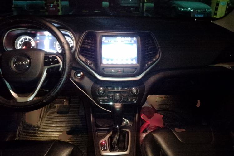 Used Jeep Cherokee 2017 2.0L Superior Edition