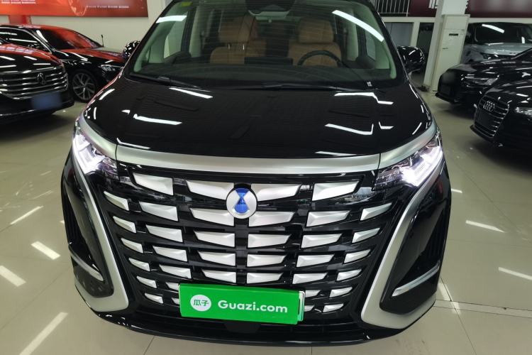 Used Denza D9 2024 DM-i 970 Luxury Model
