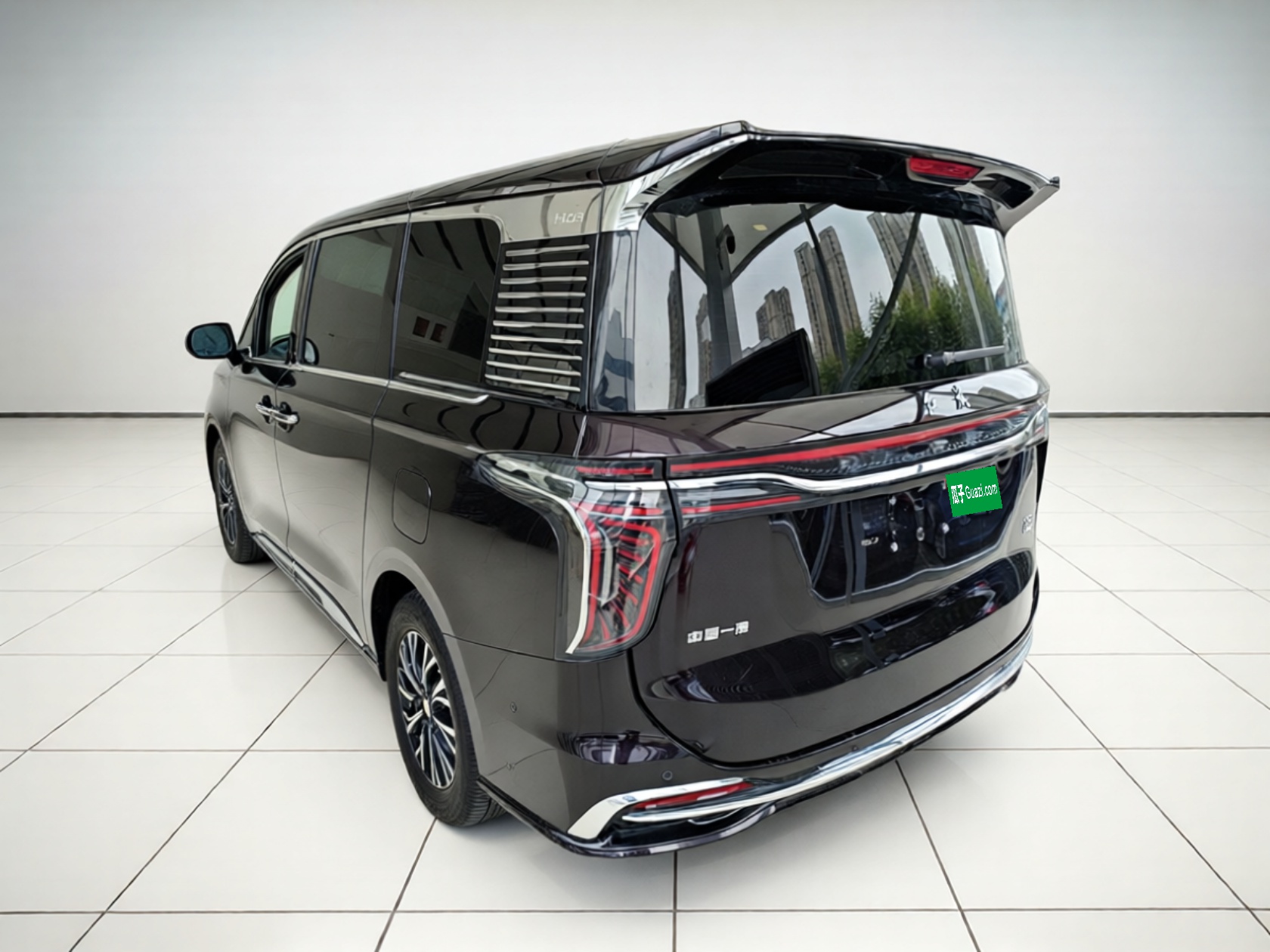 Hongqi HQ9 PHEV 2024 2.0T Four-Wheel Drive Luxury Edition — снимка 4