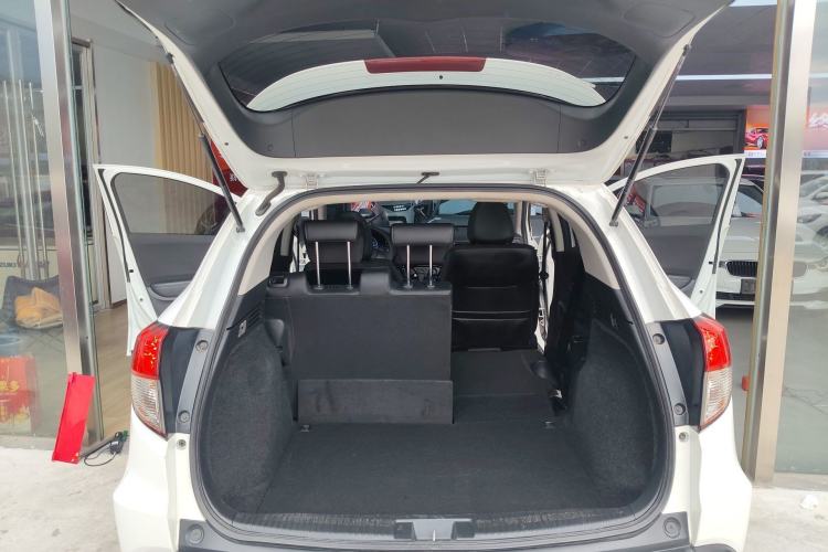 Used Honda Vezel 2020 1.5L CVT Pioneer Edition Trunk