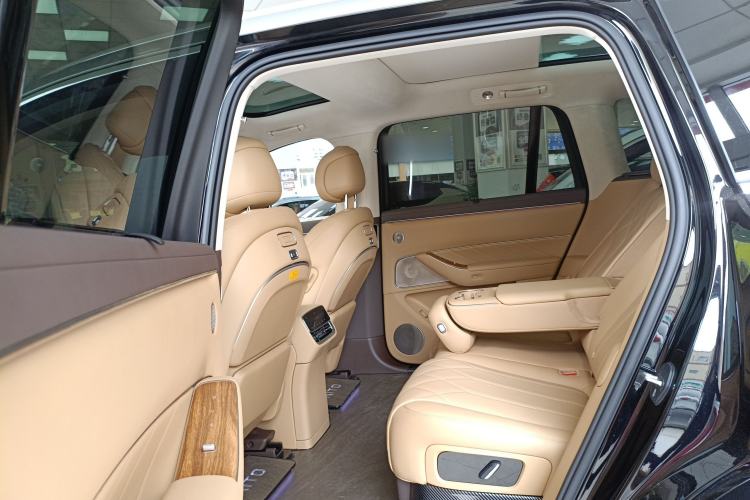 Used Hima AITO M8 2025 Extended-Range Max+ Version 53.4 kWh 5-Seater Edition Left Rear Seat