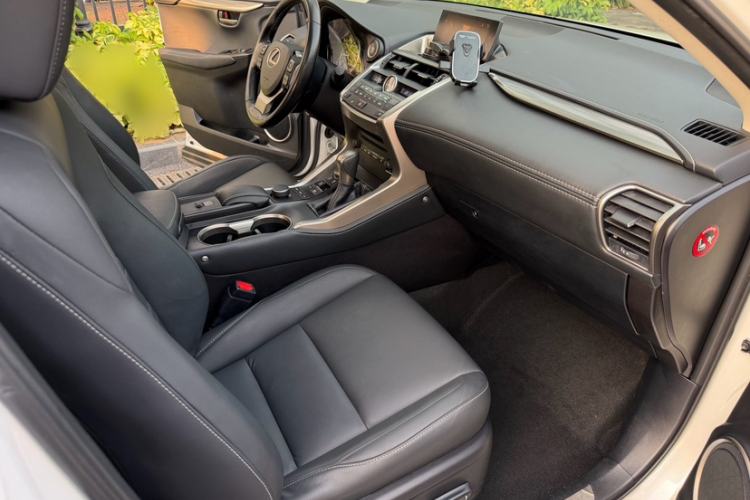 Used Lexus NX 2016 200 All-Wheel Drive FENGSHANG Version Interior 9