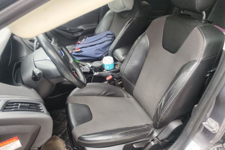 Used Ford Focus 2012 Sedan 1.6L Automatic Fashion Edition
