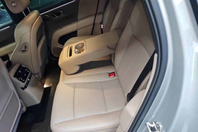 Used Li Auto i6 2025 Model Two-Wheel-Drive Standard Type