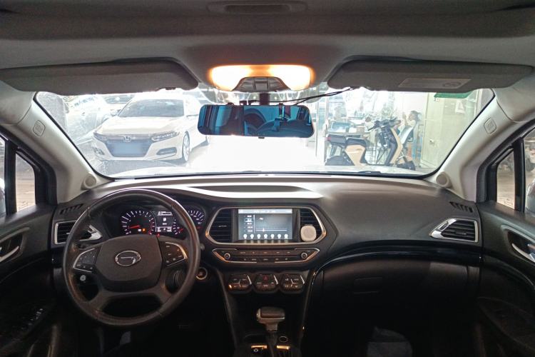 Used GAC Trumpchi GS4 2017 235T Automatic Two-Wheel Drive Luxury Smart Connectivity Version Center Console