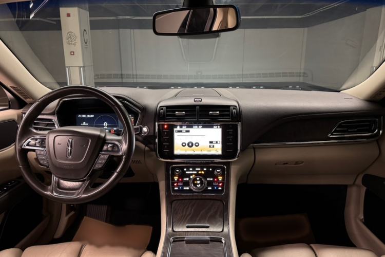 Used Lincoln Continental 2017 2.0T Two-Wheel Drive Deluxe Edition Interior 10