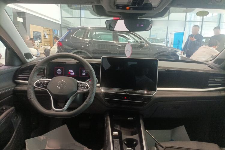 Used Volkswagen Passat 2025 Pro 380TSI Dragon Supreme Edition
