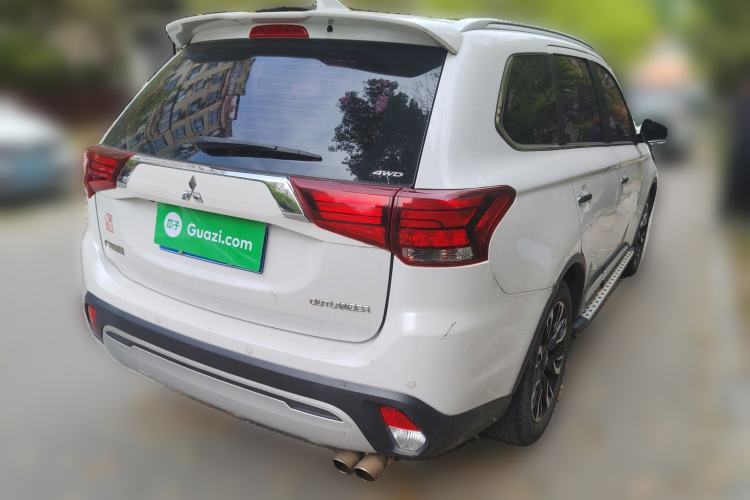 Used Mitsubishi Outlander 2019 2.4L 4x4 Zhi Xiang Edition 7 Seats China V Emission Standard Rear Right 45 Deg