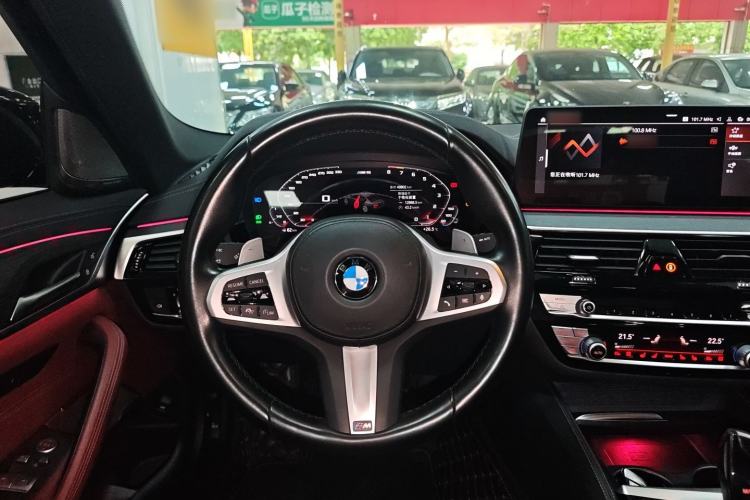 Used BMW 5 Series 2022 Second Facelift 530Li Luxury Version M Sport Package Steering Wheel
