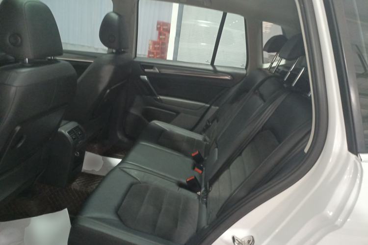 Used Volkswagen Golf Sportsvan 2018 230TSI Automatic Luxury Model Left Rear Seat