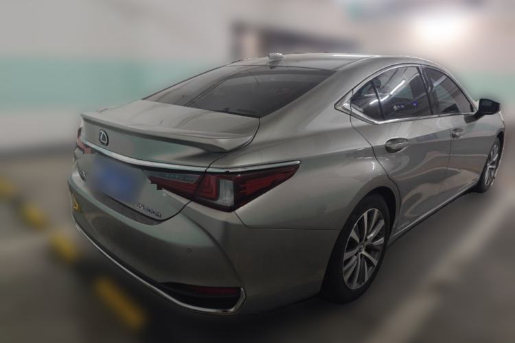 Used Lexus ES 2018 300h Premier Edition China VI Standard
