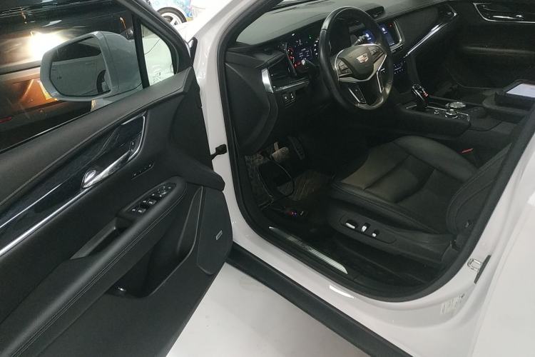 Used Cadillac XT5 2022 2.0T Two-Wheel Drive Luxury Version