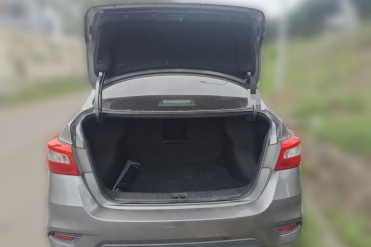 Used Nissan Sylphy 2019 1.6XV CVT Smart Connect Luxury Edition China VI Standard Trunk