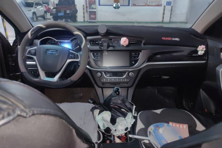 Used Geely Auto Emgrand 2017 Sedan Million Edition 1.5L CVT Upward Version Center Console