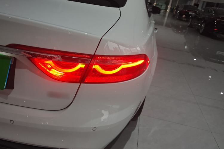 Used Jaguar XFL 2018 XFL 2.0T 250 PS Premium Edition
