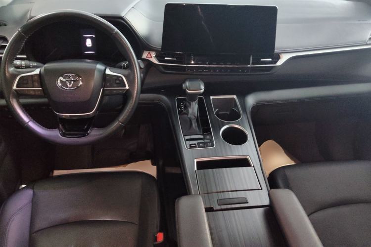 Used Toyota SIENNA 2023 2.5L Hybrid Deluxe Edition
