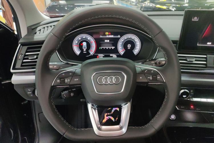 Used Audi Q5L 2025 quattro 45th Anniversary Edition 40 TFSI Sporty and Dynamic Model
