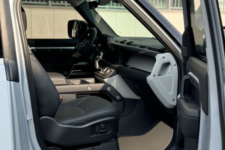 Used Land Rover Defender 2023 90 3.0T P400 XS
