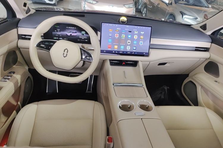 Used Hima AITO M5 2025 Extended-Range Ultra All-Wheel-Drive Version Center Console