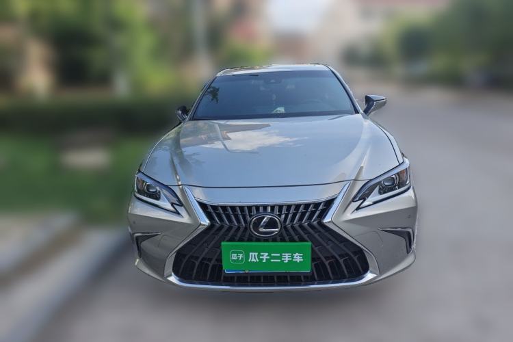 Used Lexus ES 2023 200 Excellence Edition
