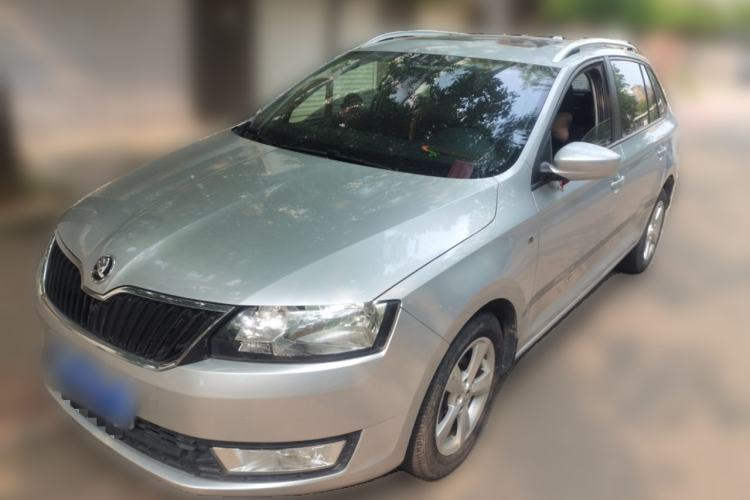 Used Skoda Rapid Spaceback 2014 1.6L Manual Enjoyment Edition