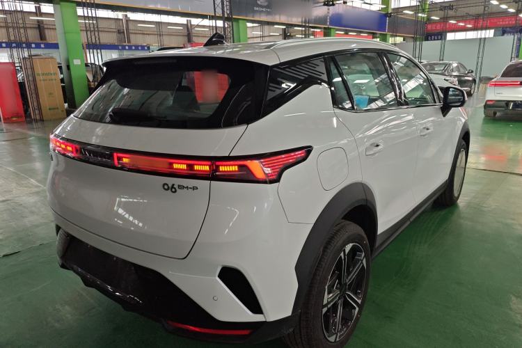 Used Lynk & Co 06 EM-P 2023 EM-P 56 Standard Range Pro Rear Right 45 Deg