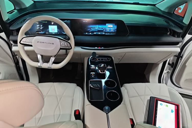 Used FORTHING Xinghai V9 2024 1.5TD 200km Chinese Knot Series Luxury Version
