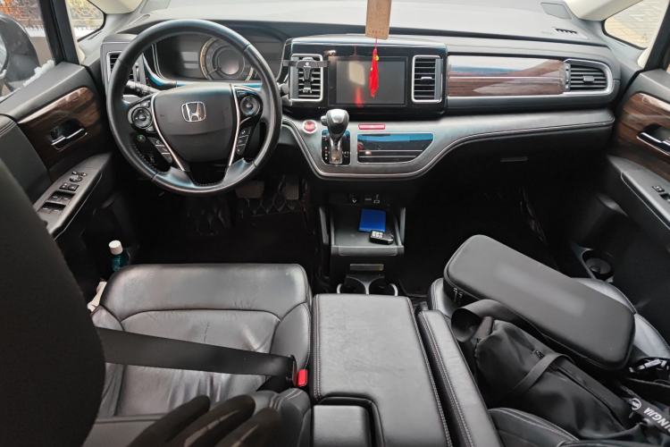 Used Honda Elysion 2016 2.4L Luxury Edition
