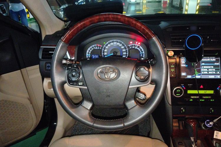 Used Toyota Camry 2012 2.5G Luxury Navigation Edition Steering Wheel