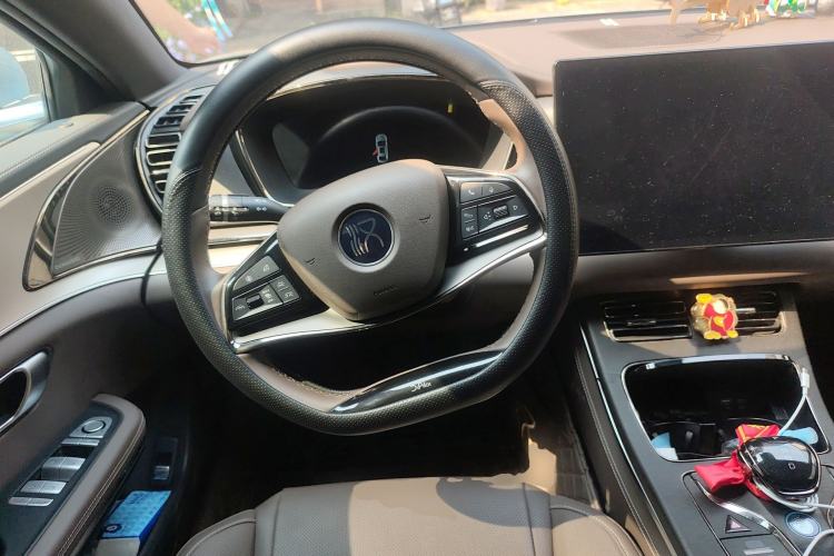 Used BYD Han 2023 EV Champion Edition 605KM Front-Drive Premium Model Steering Wheel