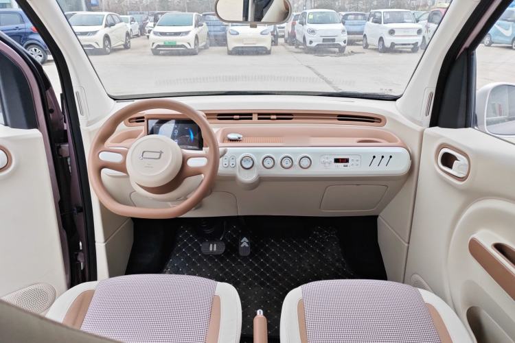 Used Bestune Pony 2026 Model 222km Cute Horse Plus Center Console