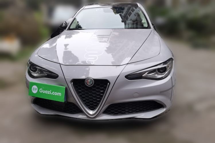 Used Alfa Romeo Giulia 2017 2.0T 200HP Luxury Edition Front
