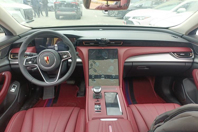 Used Hongqi H5 2024 1.5T DCT Smart Connect Flagship Edition Center Console