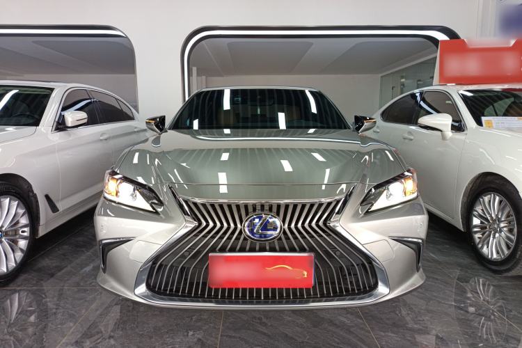 Used Lexus ES 2020 300h Premier Edition